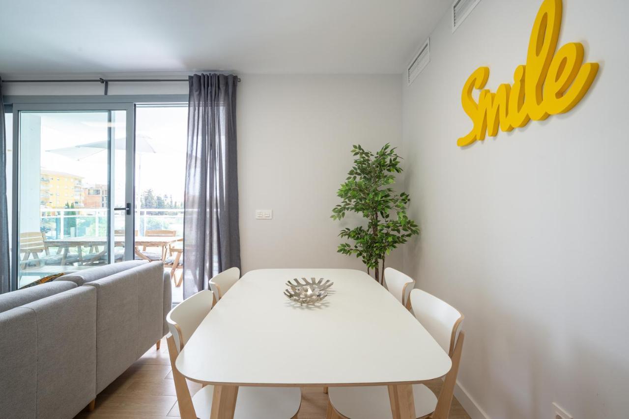 Seafront Duna Beach Luxury Apartment Торрокс-Коста Экстерьер фото