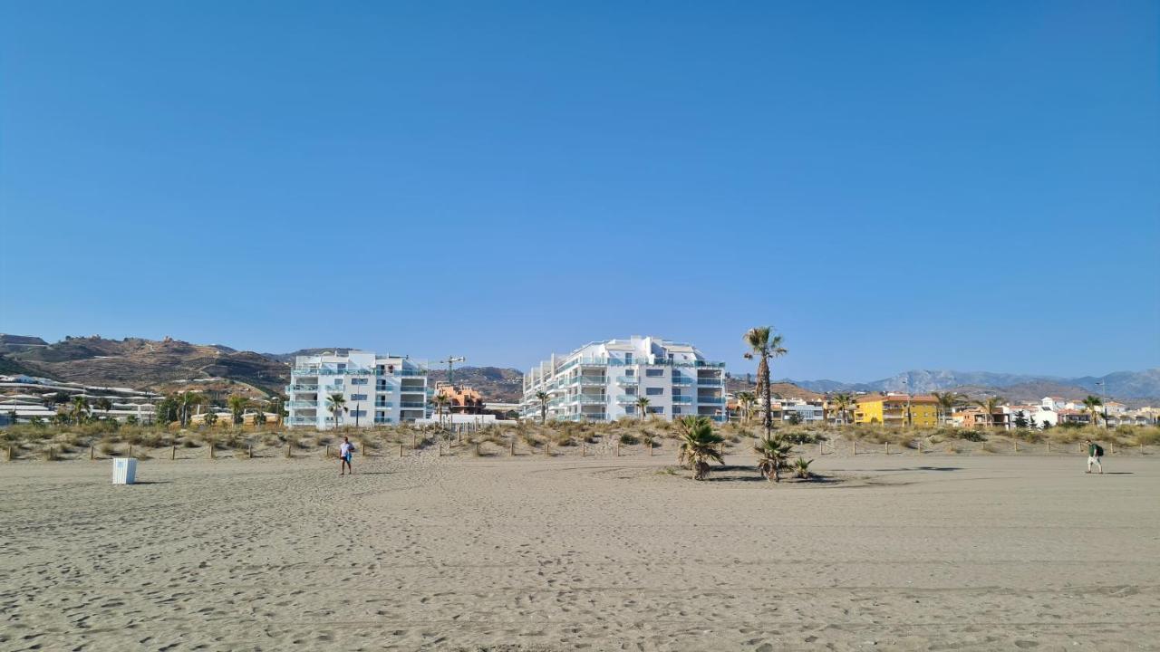 Seafront Duna Beach Luxury Apartment Торрокс-Коста Экстерьер фото